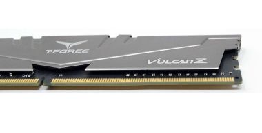 Ram PC DDR4 PC 8G/3200 TEAMGROUP T-FORCE VULCAN Z Red Tản nhiệt New Chính hãng (Box)
